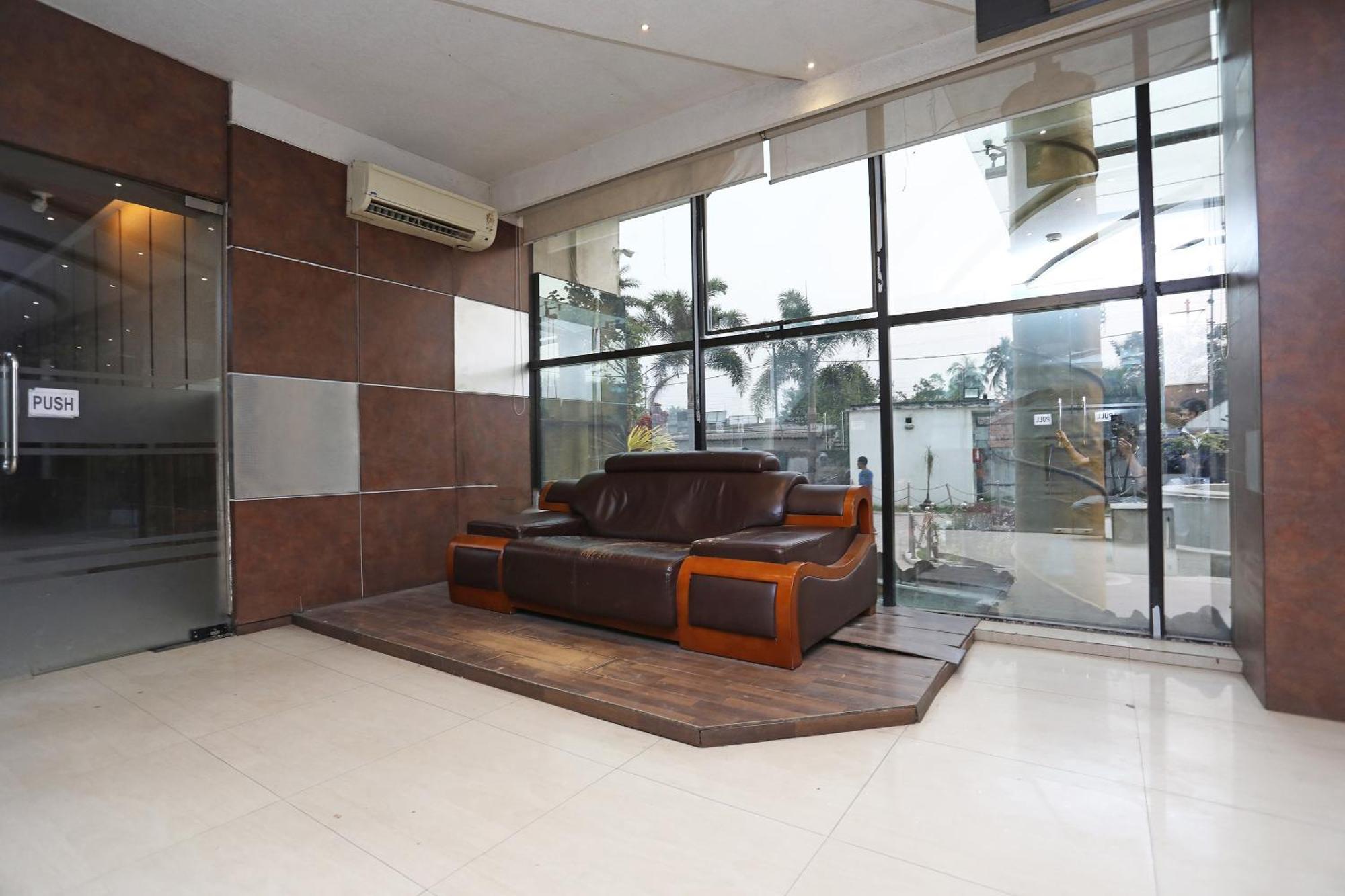 OYO 28439 Skylark Hotel Diamond Harbour Dış mekan fotoğraf